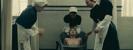 Lou de Laage pornographic actress pictures