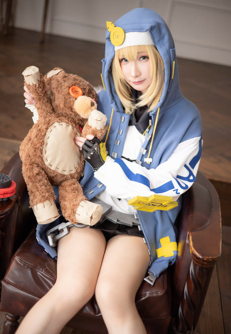 Atsuki model gallery