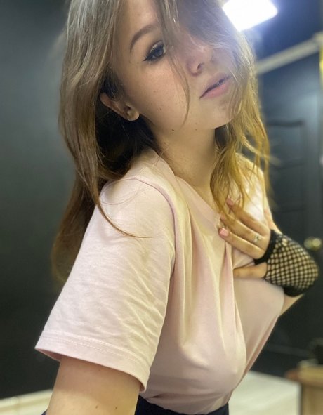 Memozka erotic model pictures