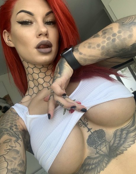 Bee Phillips model art pics