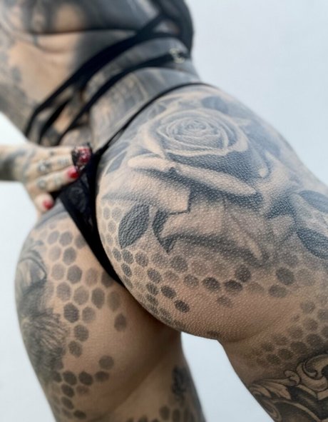 Bee Phillips exclusive pornstar galleries