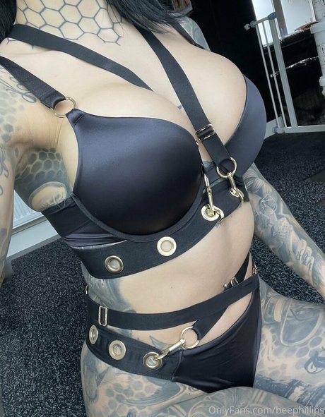 Bee Phillips Profile