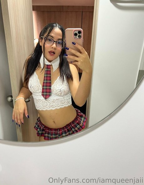 iamqueenjaii model nice photos