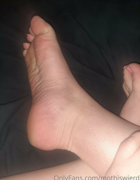 mothisweird model free photo