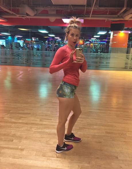 Iliza Shlesinger erotic pornstar images