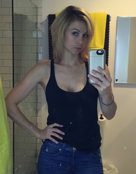 Iliza Shlesinger star nude pictures