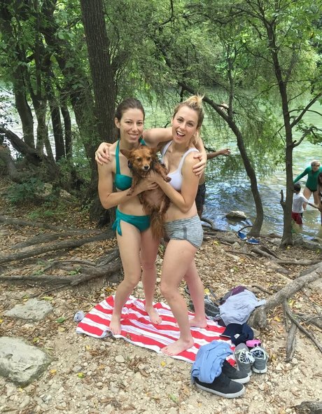 Iliza Shlesinger nude actress archive