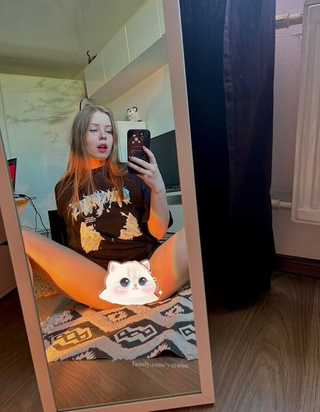 Yuiwoo model art picture