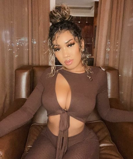 natrl naked actress photo