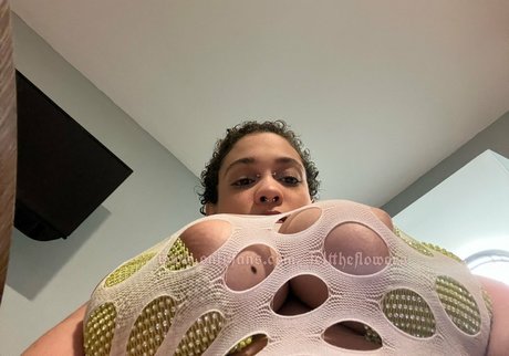 flowers pornstar exclusive pictures