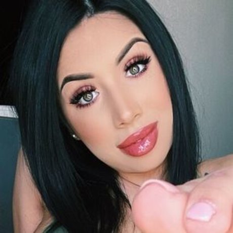 blonde shemale onlyfans pretty pics