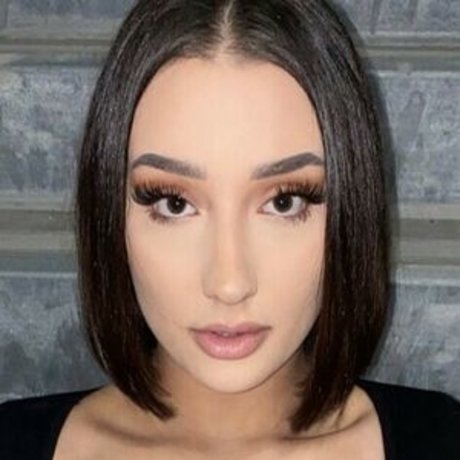 Carla Dior star exclusive pics