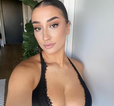 Carla Dior perfect pornstar images