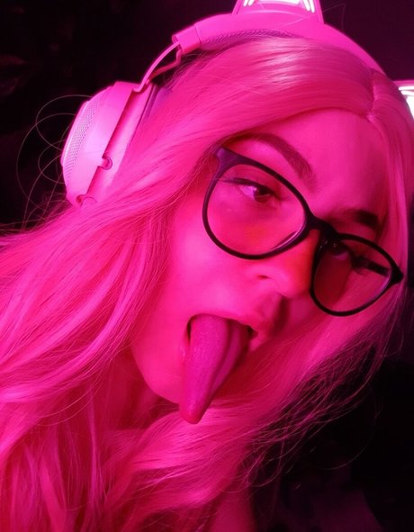 mlglauch nude actress pictures