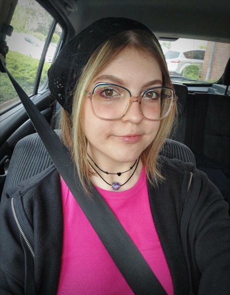 mlglauch pretty actress images