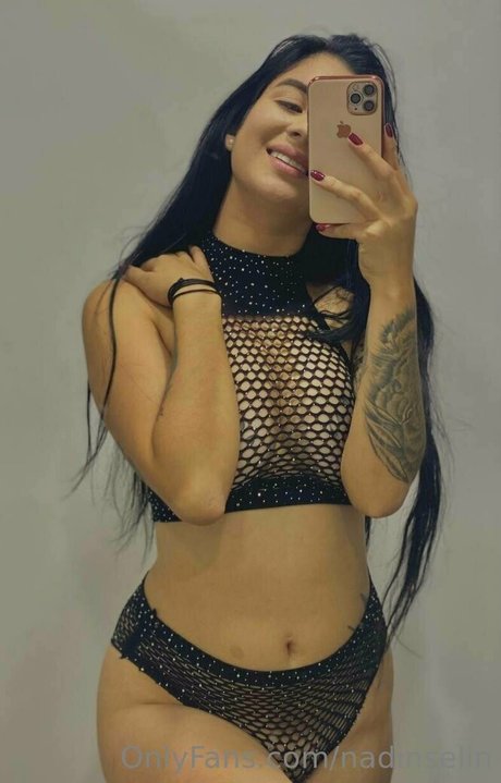 nadinselin star top image