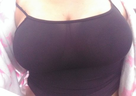 SweetMouthASMR model exclusive picture