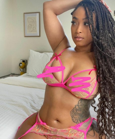 Robyn Banks star high quality photo