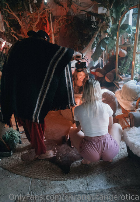 ohrangutangerotica star top pics