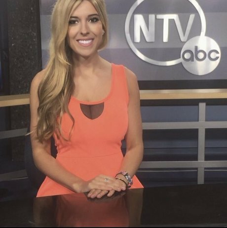 Taylor Mathis naked pornstar pic