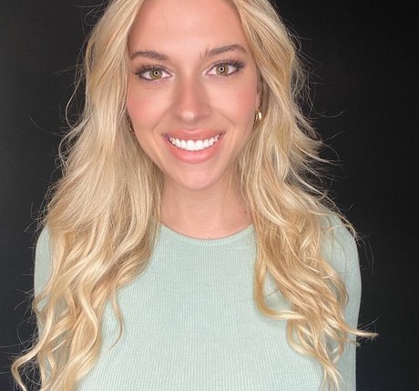 Taylor Mathis porn model photos