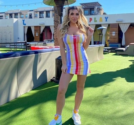 Taylor Mathis hot pornstar pictures