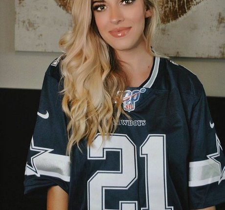 Taylor Mathis perfect model picture