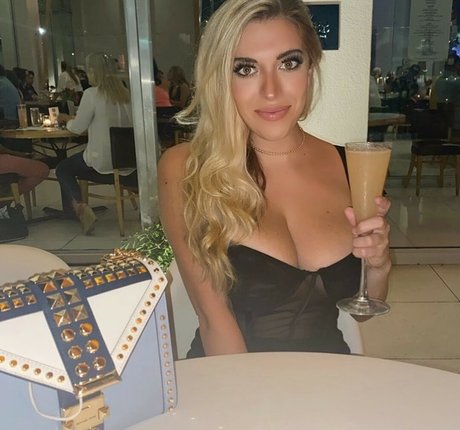 Taylor Mathis model adult photo