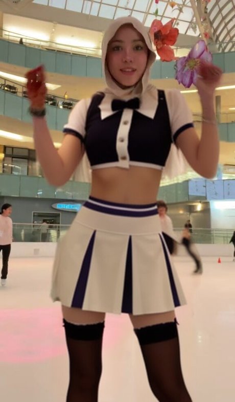 old lady onlyfans free nude picture