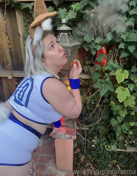 girl on girl onlyfans nude images