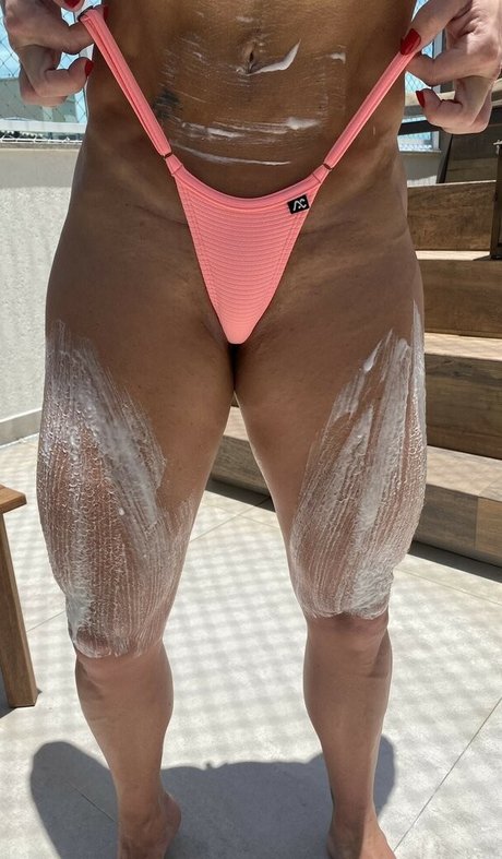 Nina Fernandez exclusive star photo