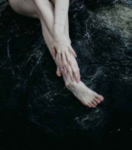 Sonyaplush model nudes pic