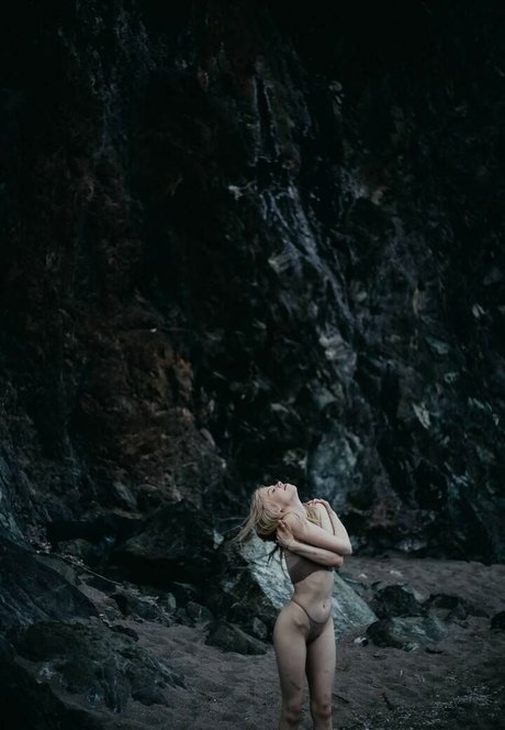 Sonyaplush hot star picture