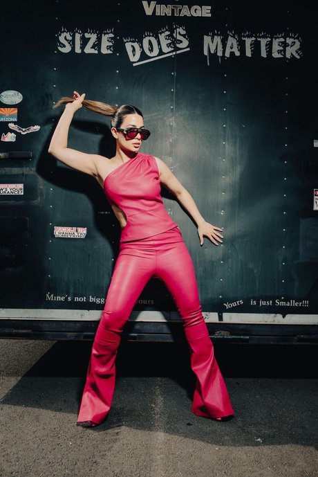 Emeraude Toubia sexy model pic