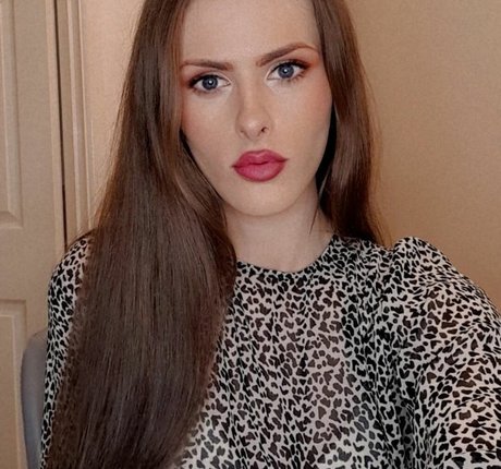 Nikki Harper pornstar top image