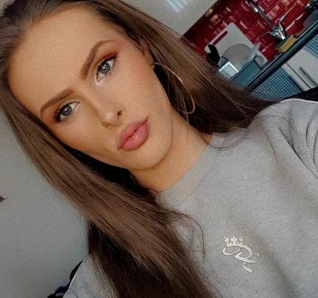 Nikki Harper naked star galleries