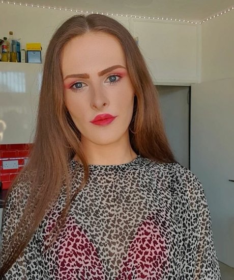 Nikki Harper model adult picture