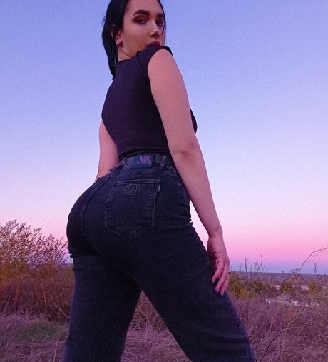 anattienn pornstar pictures