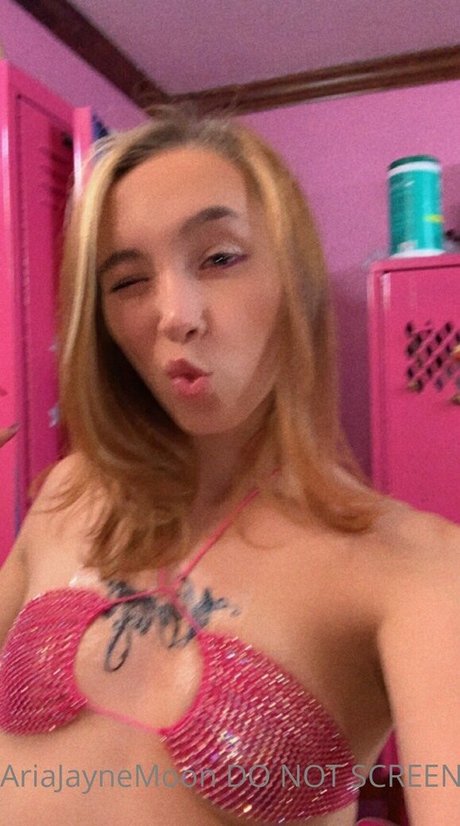 ariajaynefree model nice photos