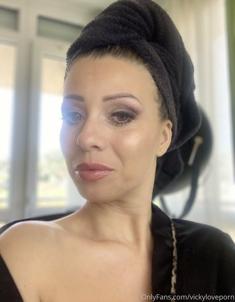 vickyloveporn pornstar nudes img