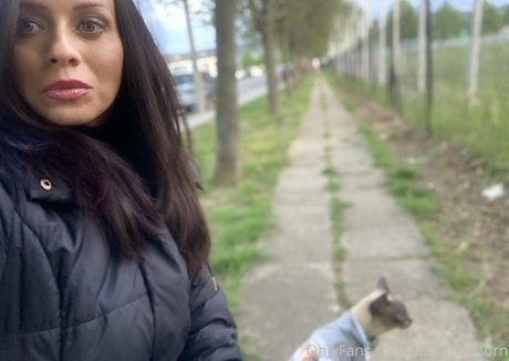 vickyloveporn pretty actress photos