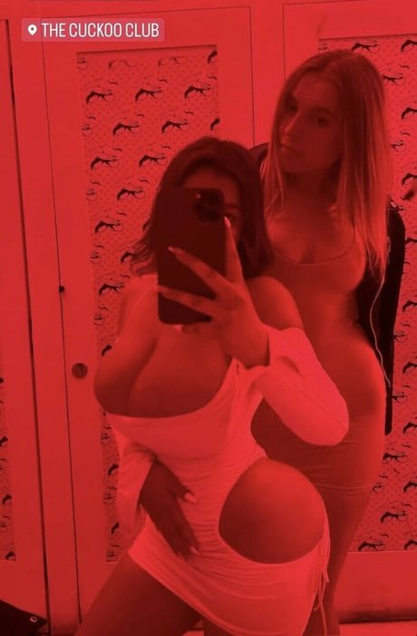 Karina__1 pornstar top pic