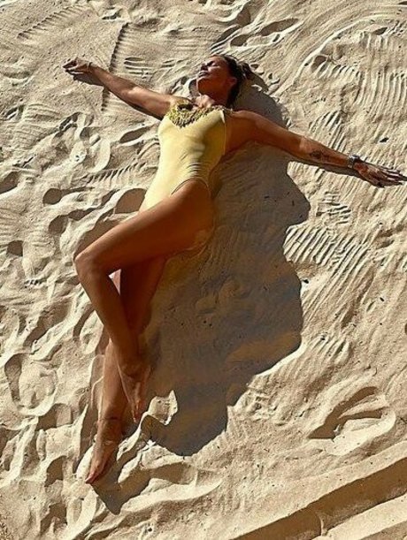 shemale fucks girl onlyfans exclusive pics