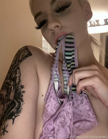 pawgemily1 free star img