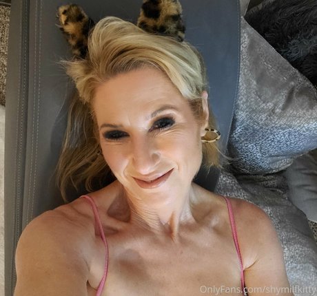 goth threesome onlyfans free pics