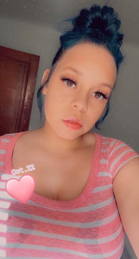 Dezzie model perfect picture