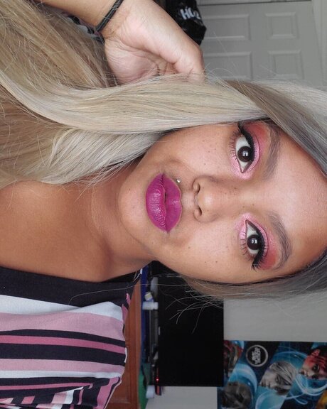 NiQyira Toney porn star pictures