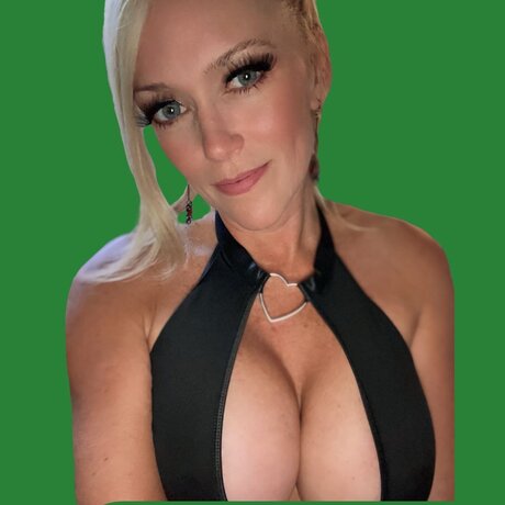 Happy Endings Playbook pornstar hot pics