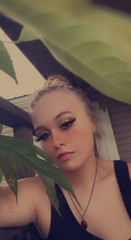 LilBit nice model photos