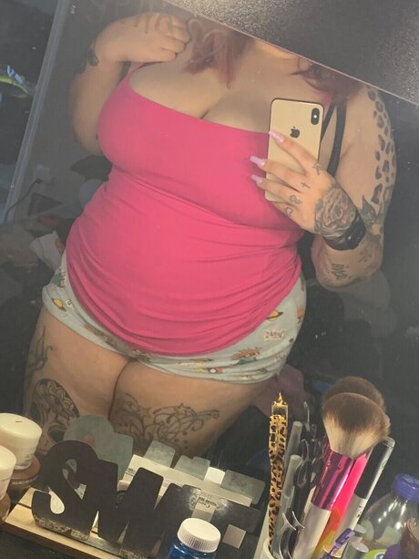 LIGHTBRIGHTYELLA naked pornstar images